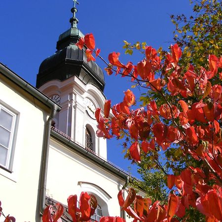 Hotel Haus Der Begegnung Heilig Geist Burghausen Exterior foto