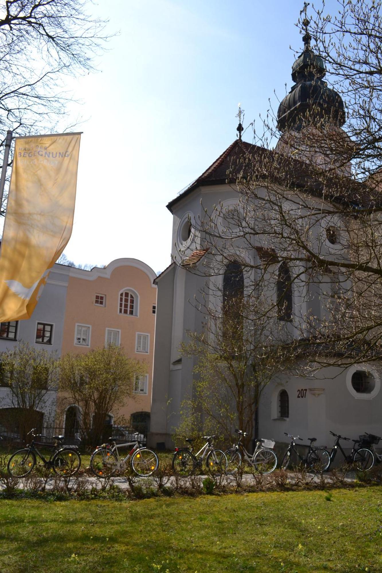 Hotel Haus Der Begegnung Heilig Geist Burghausen Exterior foto